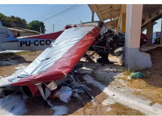 Pane provoca queda e aeronave que colidiu com ponto de ônibus atingindo um carro e uma moto