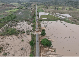 CAPELA/SE, Enxurrada arrasta veículos e deixa mortos durante fortes chuvas