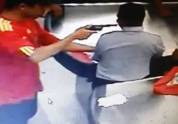 Ladrões roubam homem com malote de R$ 50 mil no estacionamento de shopping