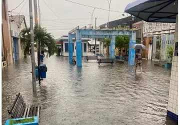 SERGIPE, Chuvas torrenciais causam alagamentos em cidades sergipanas