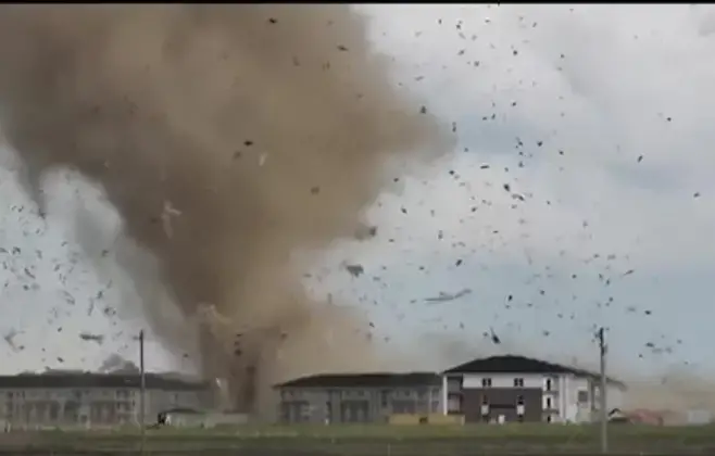 Tornado nos Estados Unidos deixa destruição, mortos e feridos