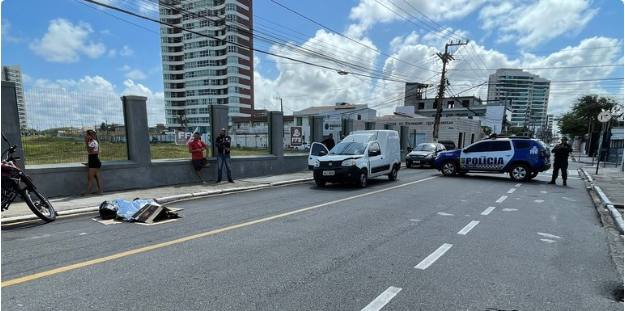 ARACAJU/SE, Motociclista morre em colisão com carro no bairro Atalaia