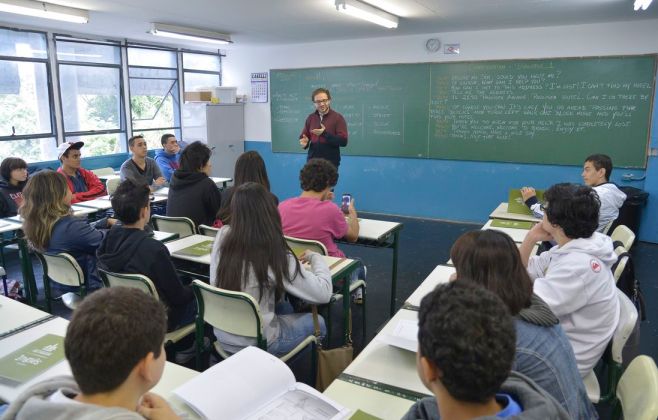 Câmara aprova proposta que proíbe escolas de recusar matrículas